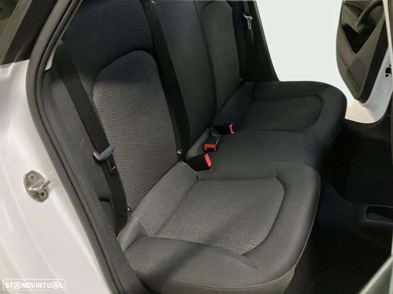 Audi A1 Sportback 1.6 TDI S-line - 14