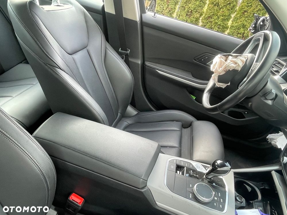 BMW Seria 3 330e iPerformance Sport Line - 9