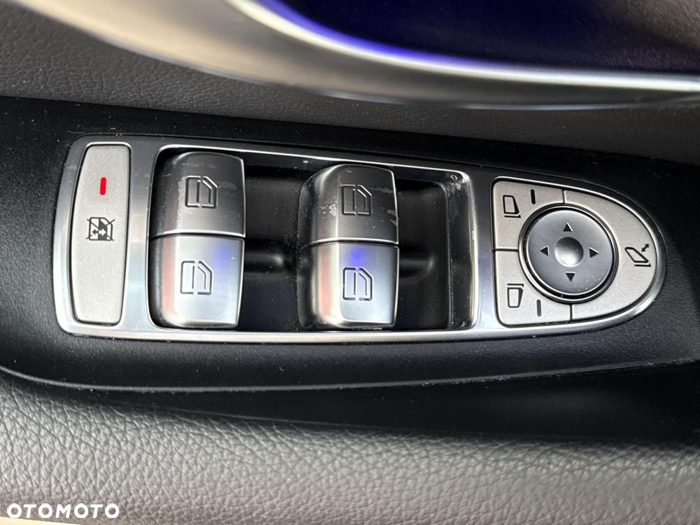 Mercedes-Benz Klasa E - 25