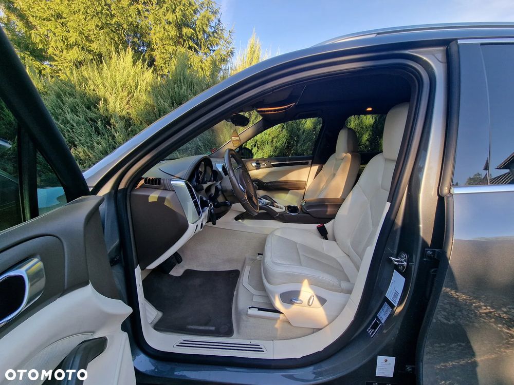 Porsche Cayenne - 10