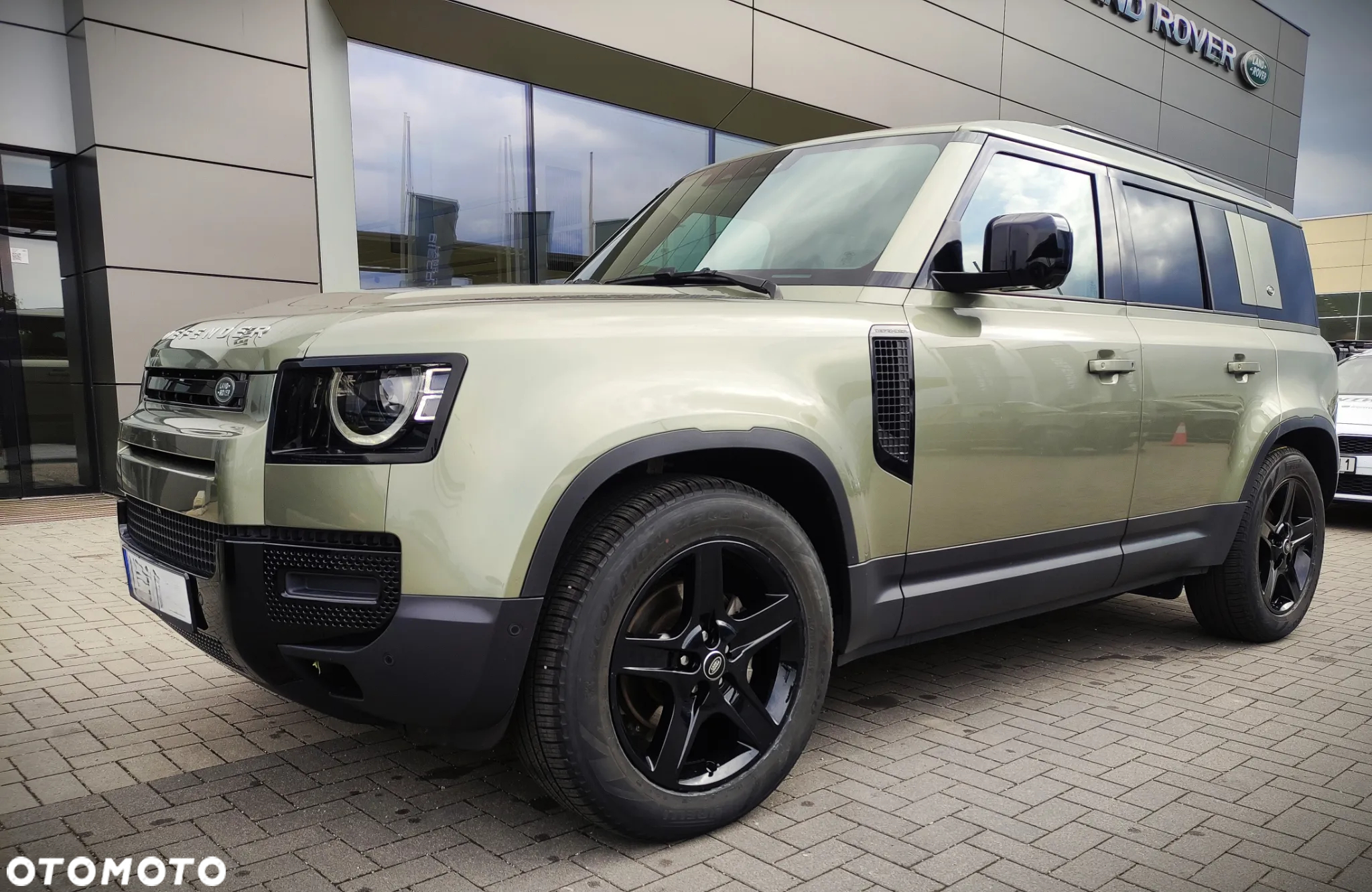 Land Rover Defender - 7