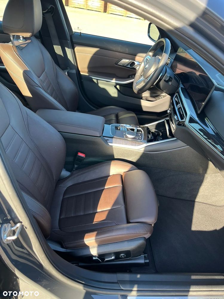 BMW Seria 3 330i M Sport - 35