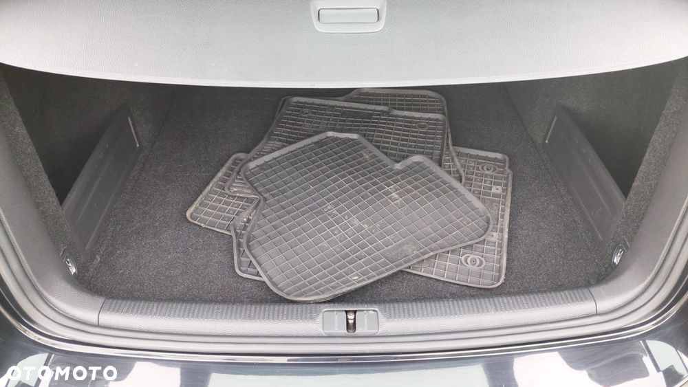 Volkswagen Passat - 17