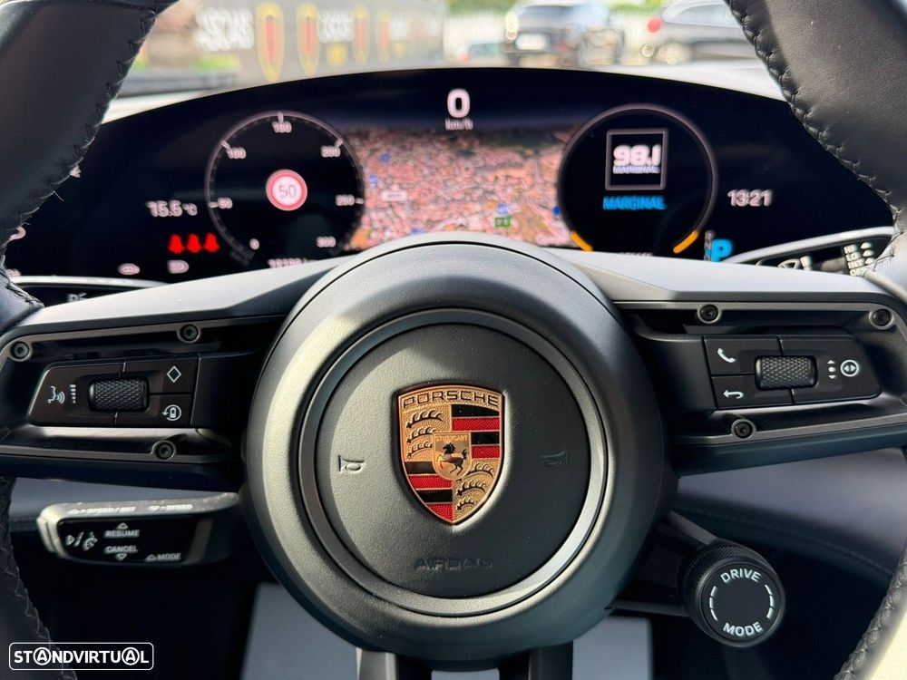 Porsche Taycan 4S - 10