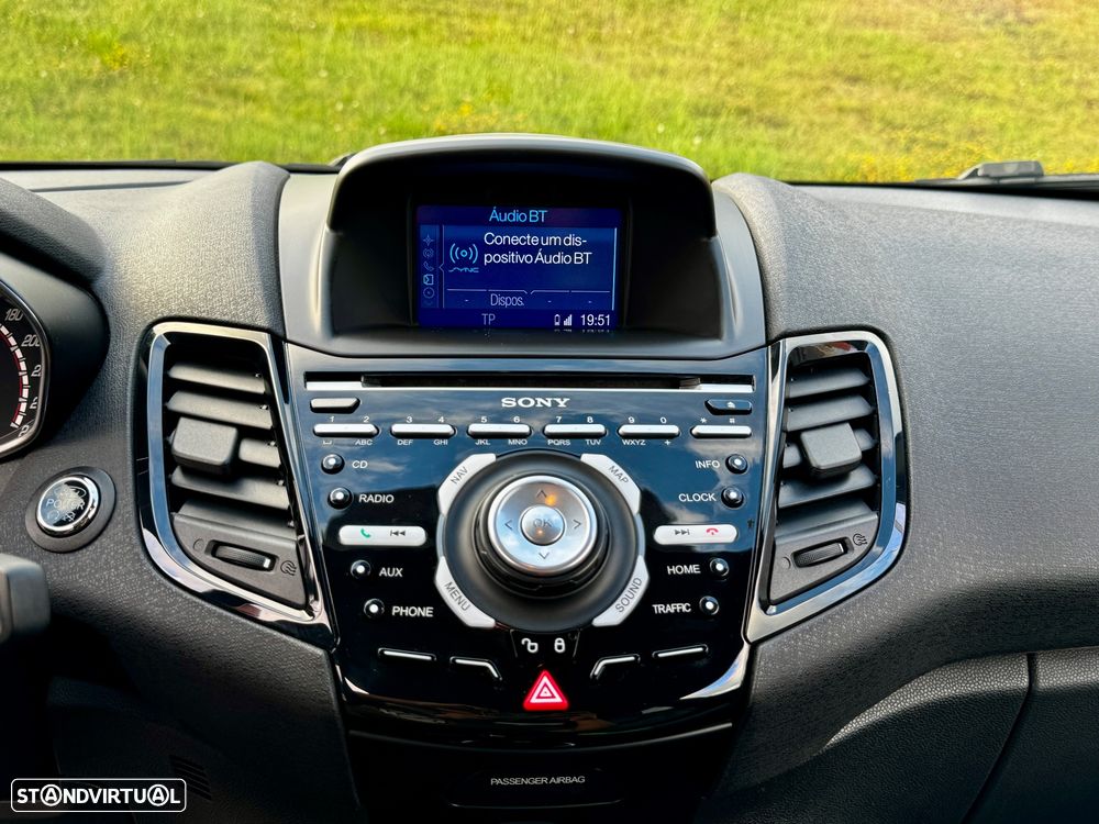 Ford Fiesta 1.6 EcoBoost c/ Pack Pele Desportiva ST - 27