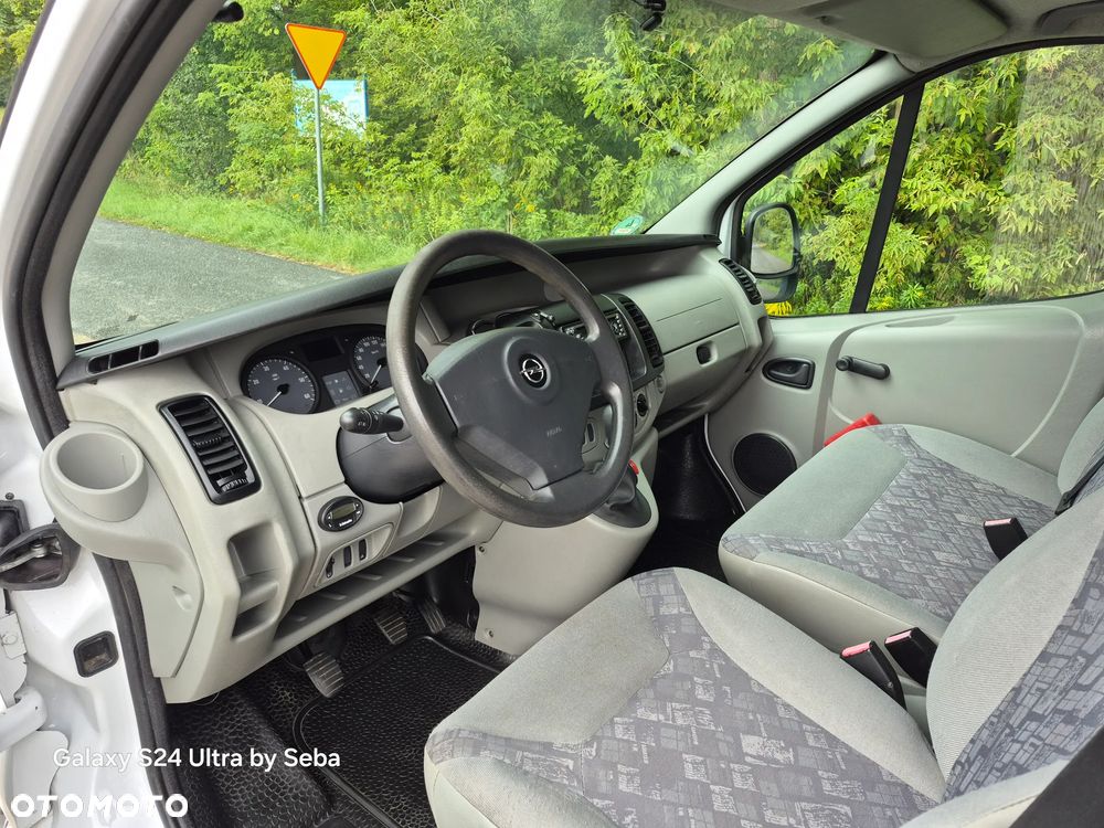 Opel Vivaro - 10