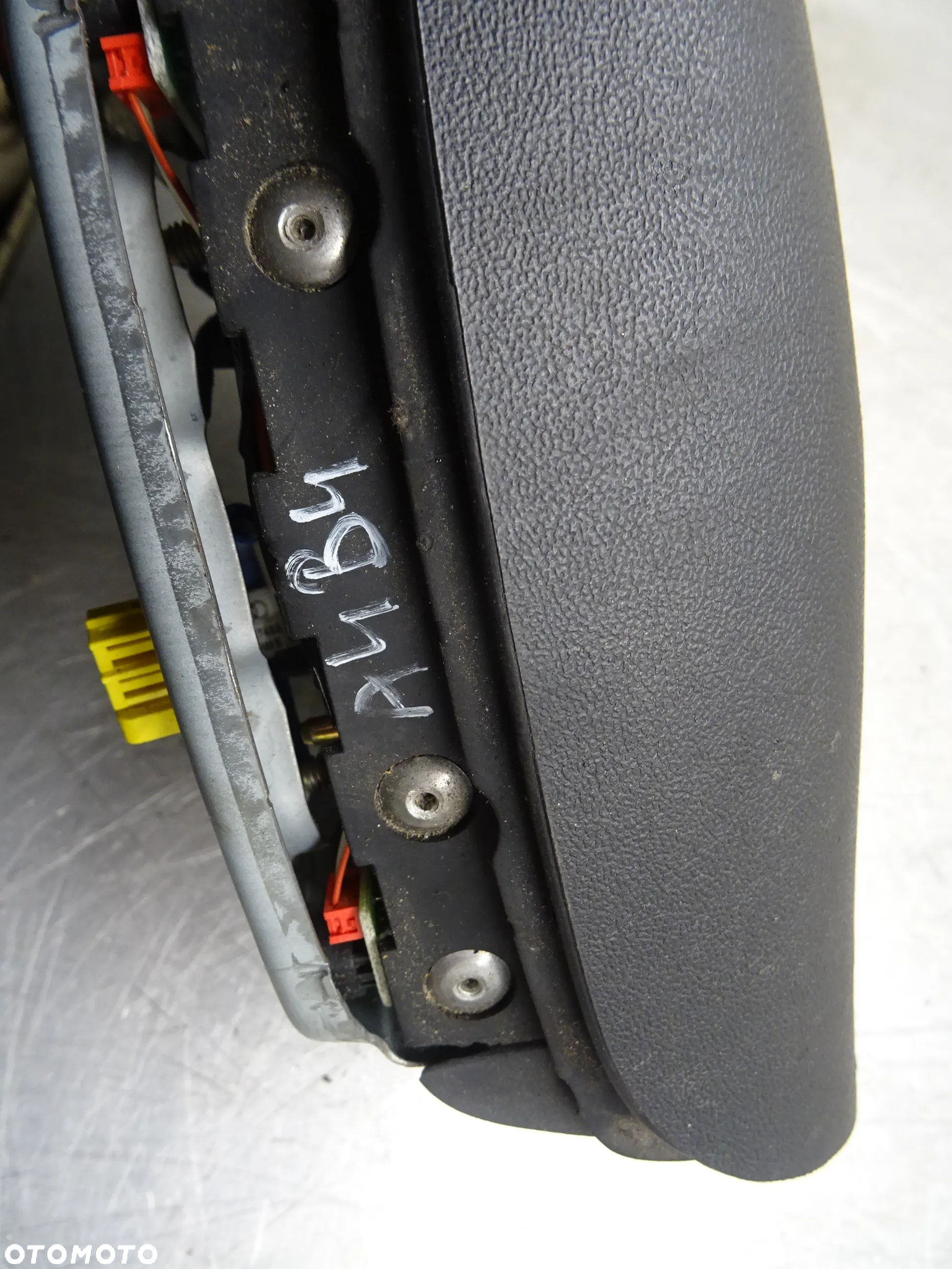AUDI A4 B6 1.9TDI PODUSZKA KIEROWCY AIRBAG 8E0880201E - 2