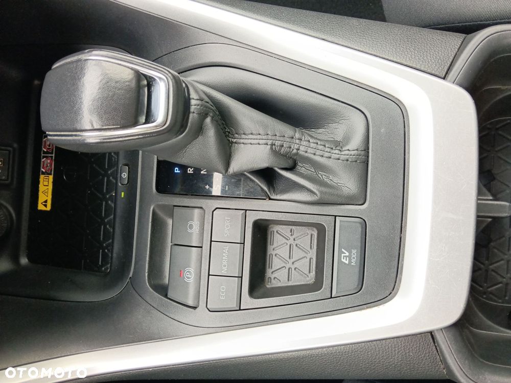 Toyota RAV4 - 24