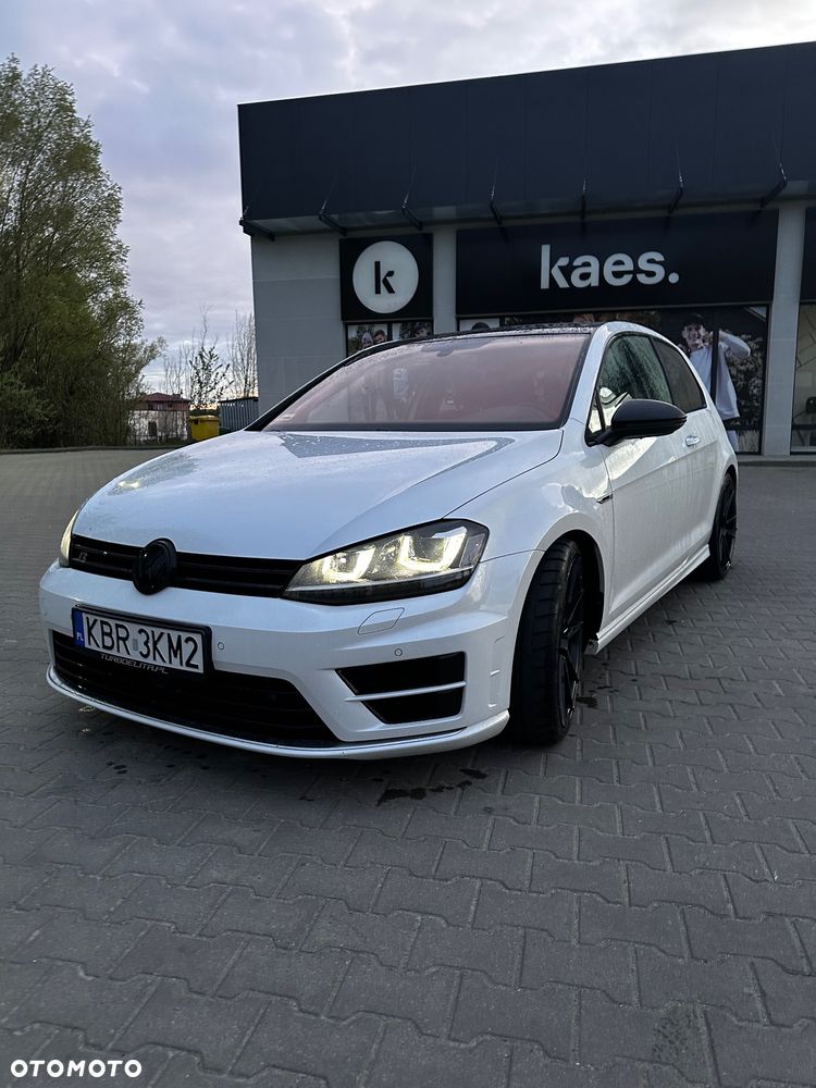 Volkswagen Golf - 1