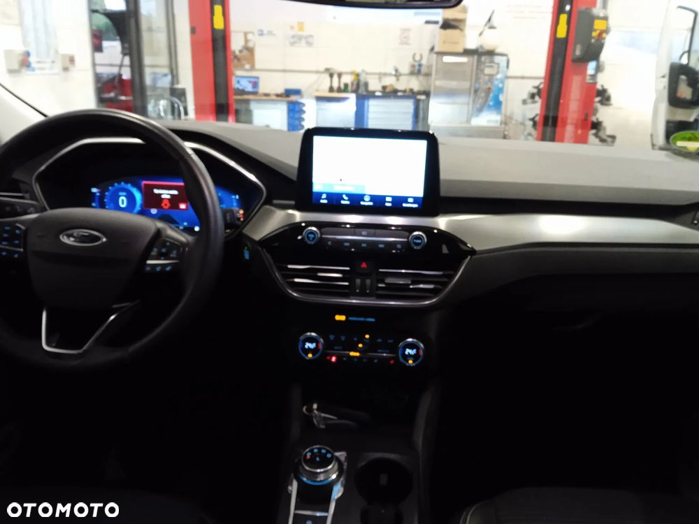 Ford Kuga 2.0 EcoBlue 4x4 TITANIUM X - 27