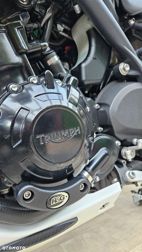 Triumph Speed Triple - 12