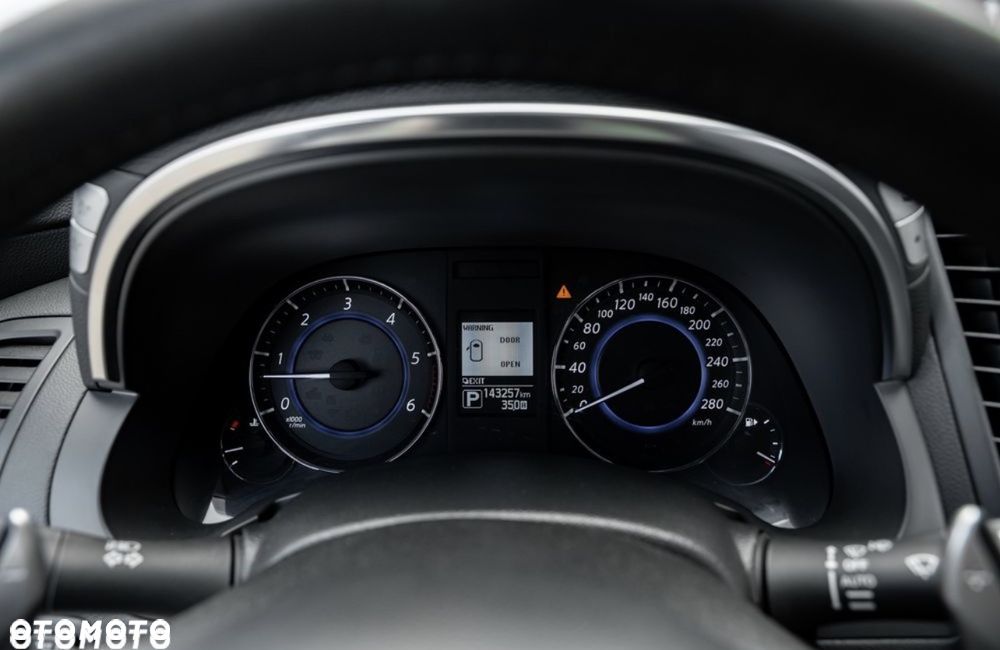 Infiniti QX70 3.0d S - 27