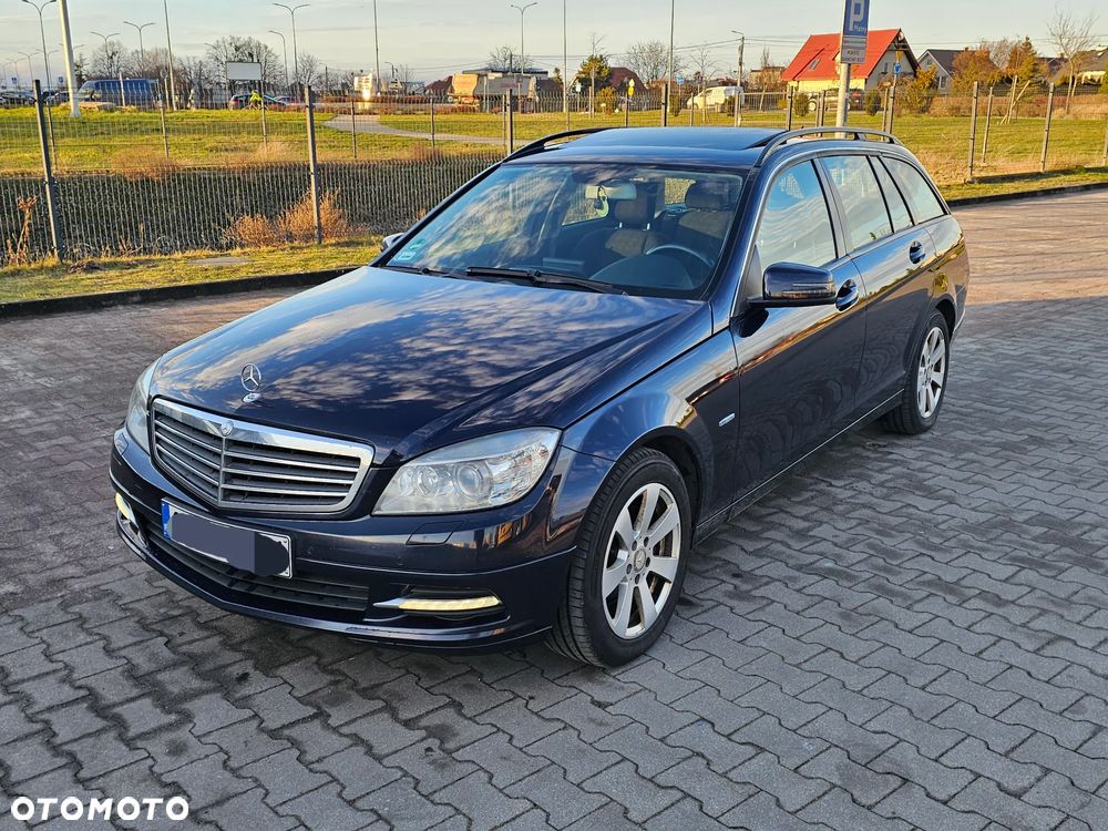 Mercedes-Benz Klasa C 180 CGI BlueEff Avantgarde - 1