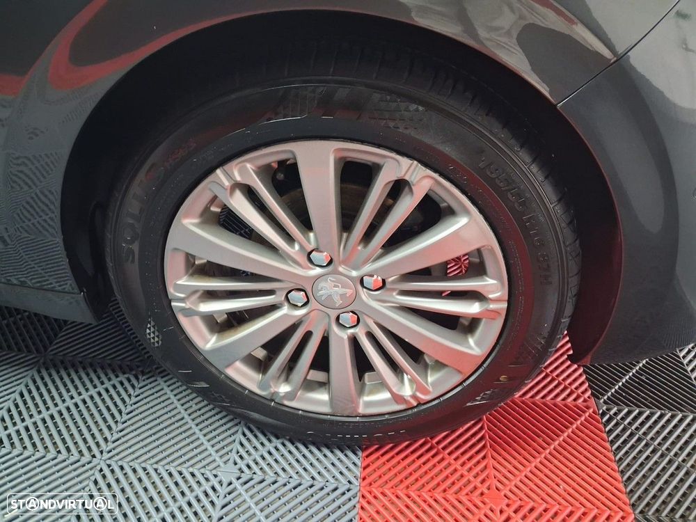 Peugeot 208 1.6 BlueHDi Style - 18