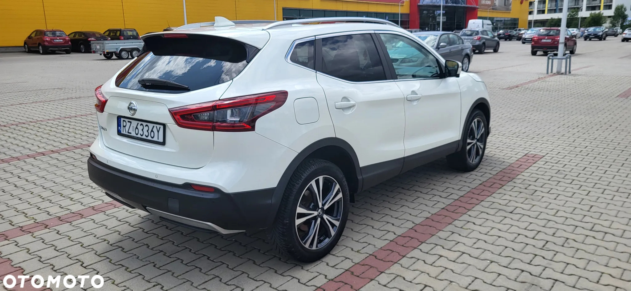 Nissan Qashqai 1.3 DIG-T N-Connecta DCT - 4