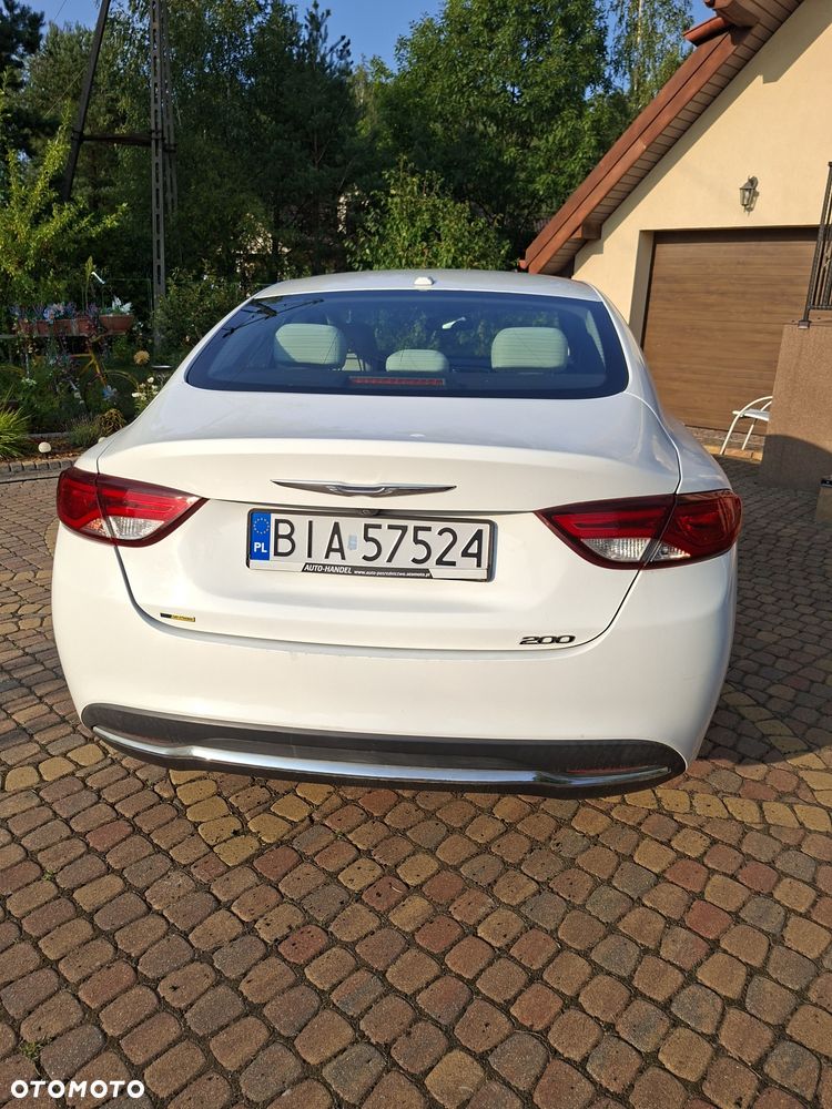 Chrysler 200 - 4