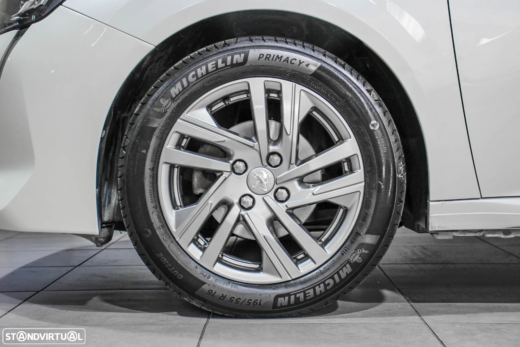 Peugeot 208 1.2 PureTech Active - 12