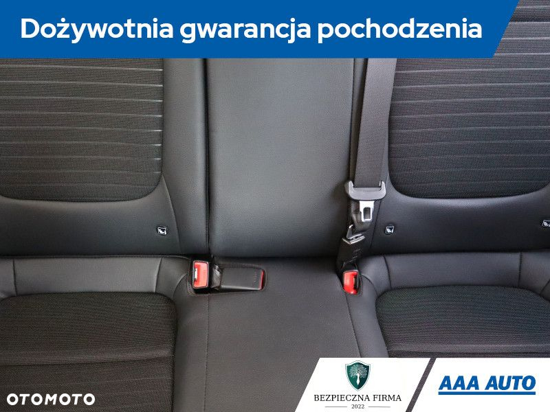Kia Rio - 11