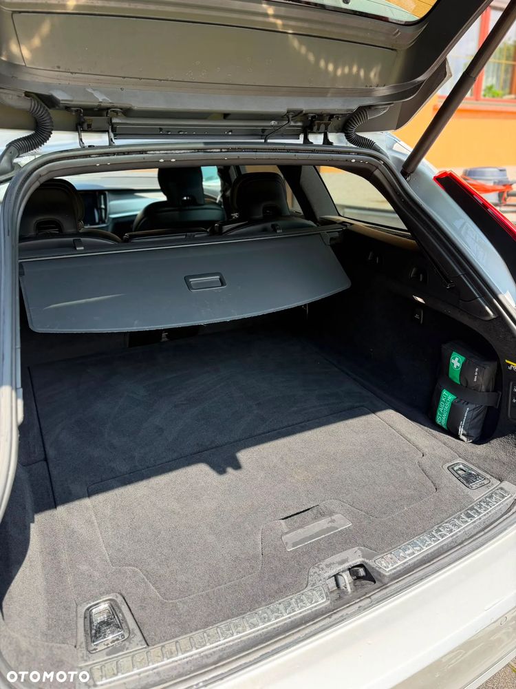 Volvo V90 T4 R-Design - 4