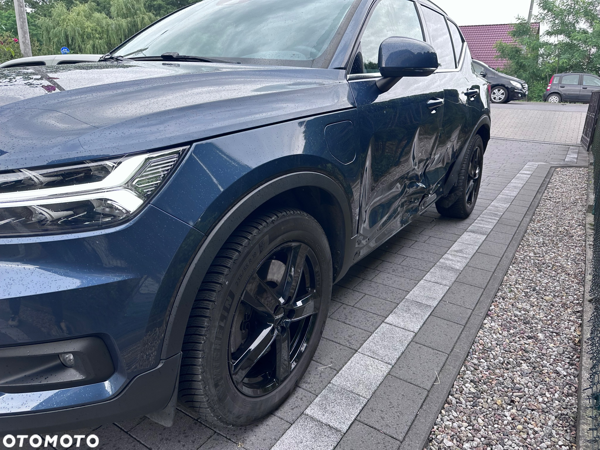 Volvo XC 40 T4 Plug-In Hybrid Plus Dark - 4