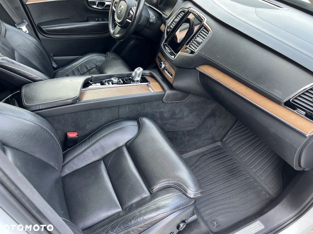 Volvo XC 90 T8 AWD Recharge Geartronic Inscription Edition - 19
