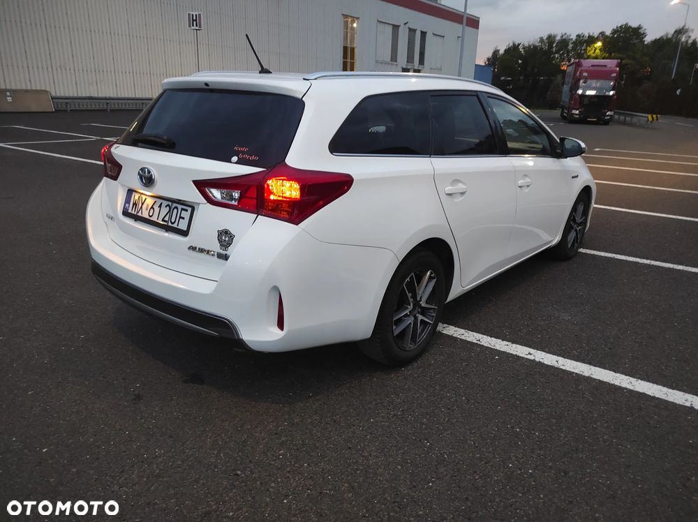 Toyota Auris 1.8 HSD Prestige NAVI - 6