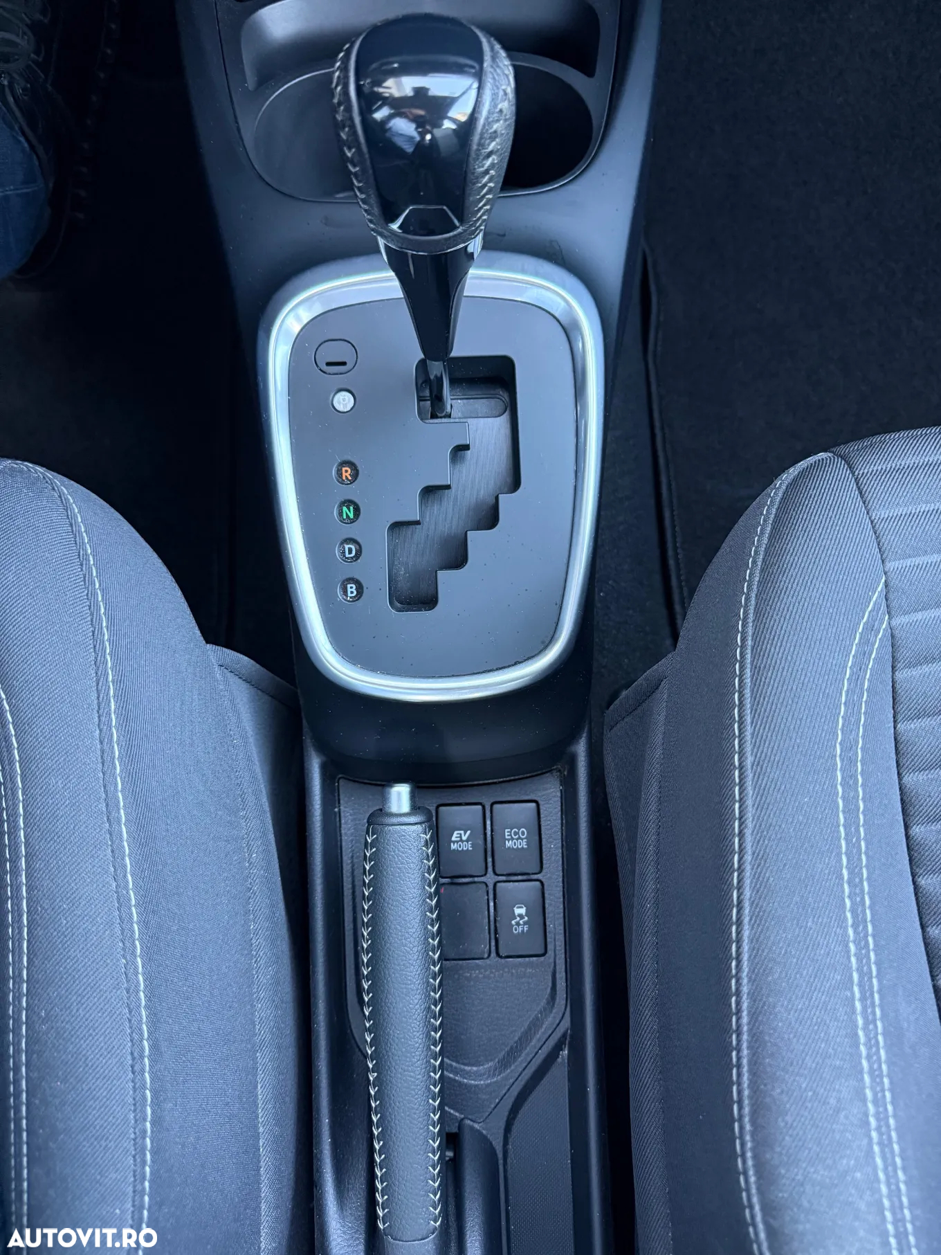 Toyota Yaris - 4