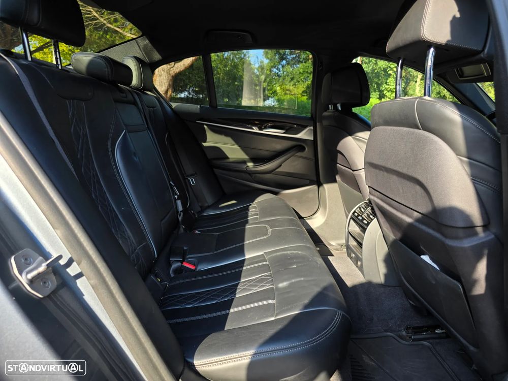 BMW 530 e iPerformance Line Luxury - 23