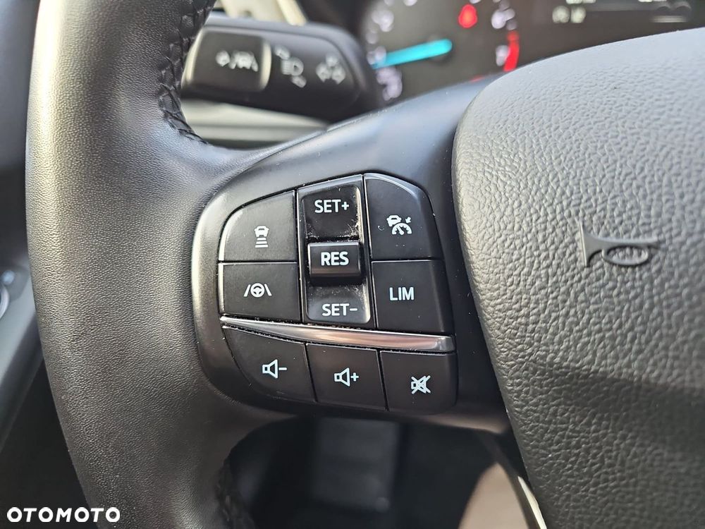 Ford Focus 1.0 EcoBoost Titanium - 23