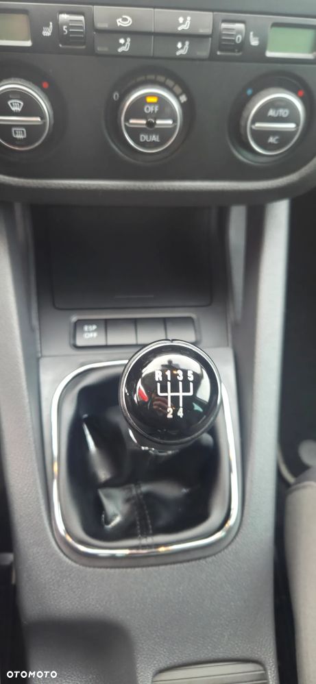 Volkswagen Golf - 24