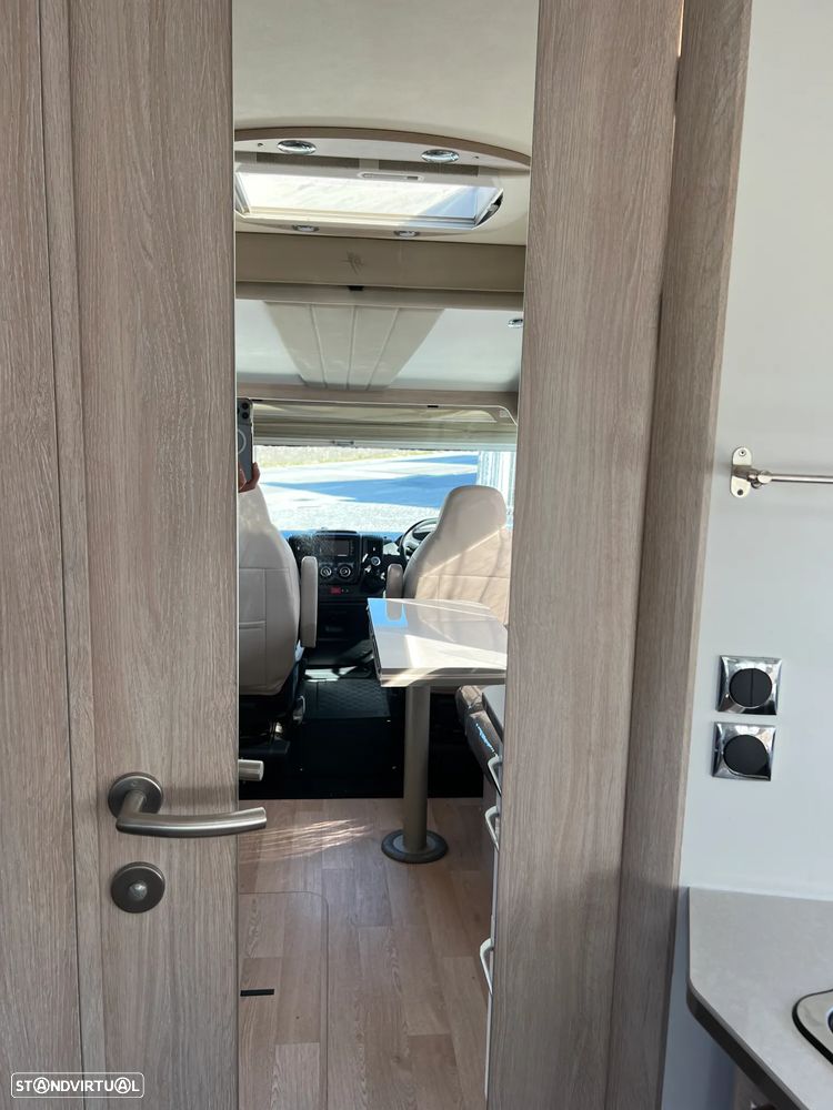 Rapido Serie 8F Cama Central - 15