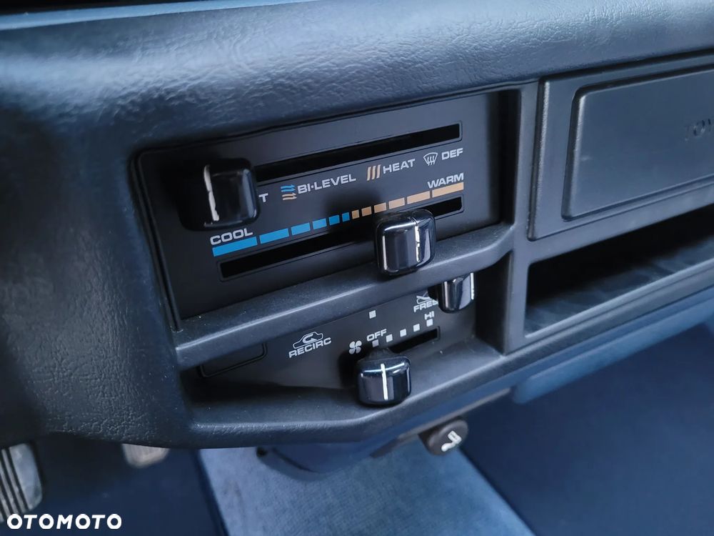 Toyota Camry - 13