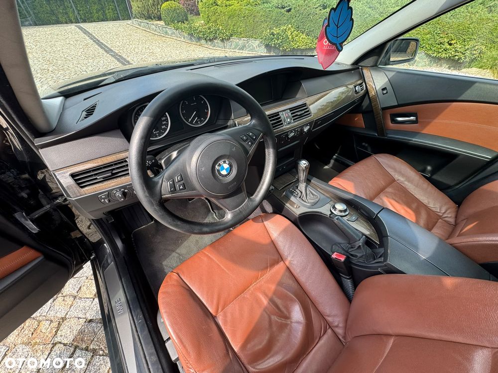 BMW Seria 5 525d - 7