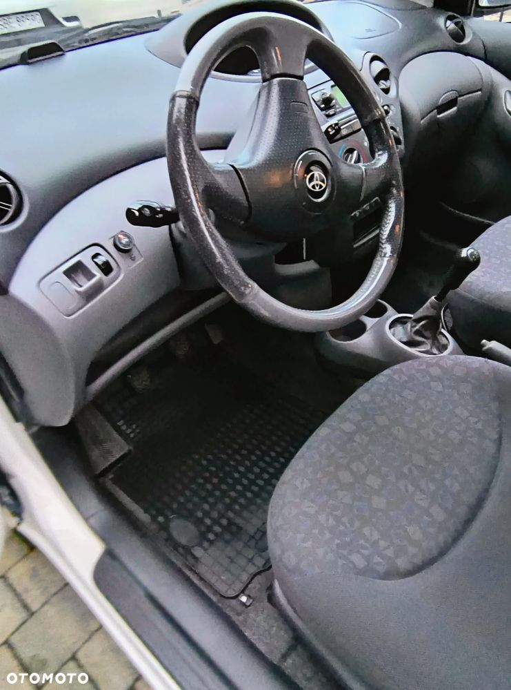 Toyota Yaris 1.3 Sol - 9