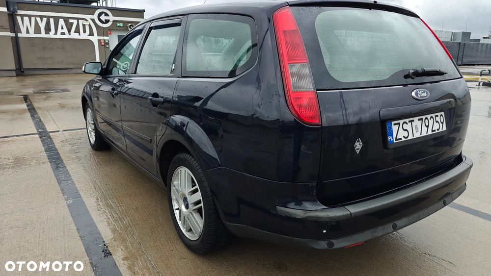 Ford Focus 1.6 Ghia - 13