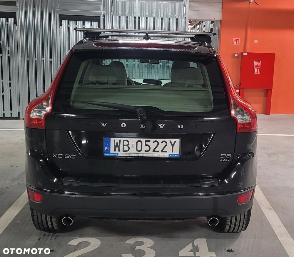 Volvo XC 60 D5 AWD Momentum - 6