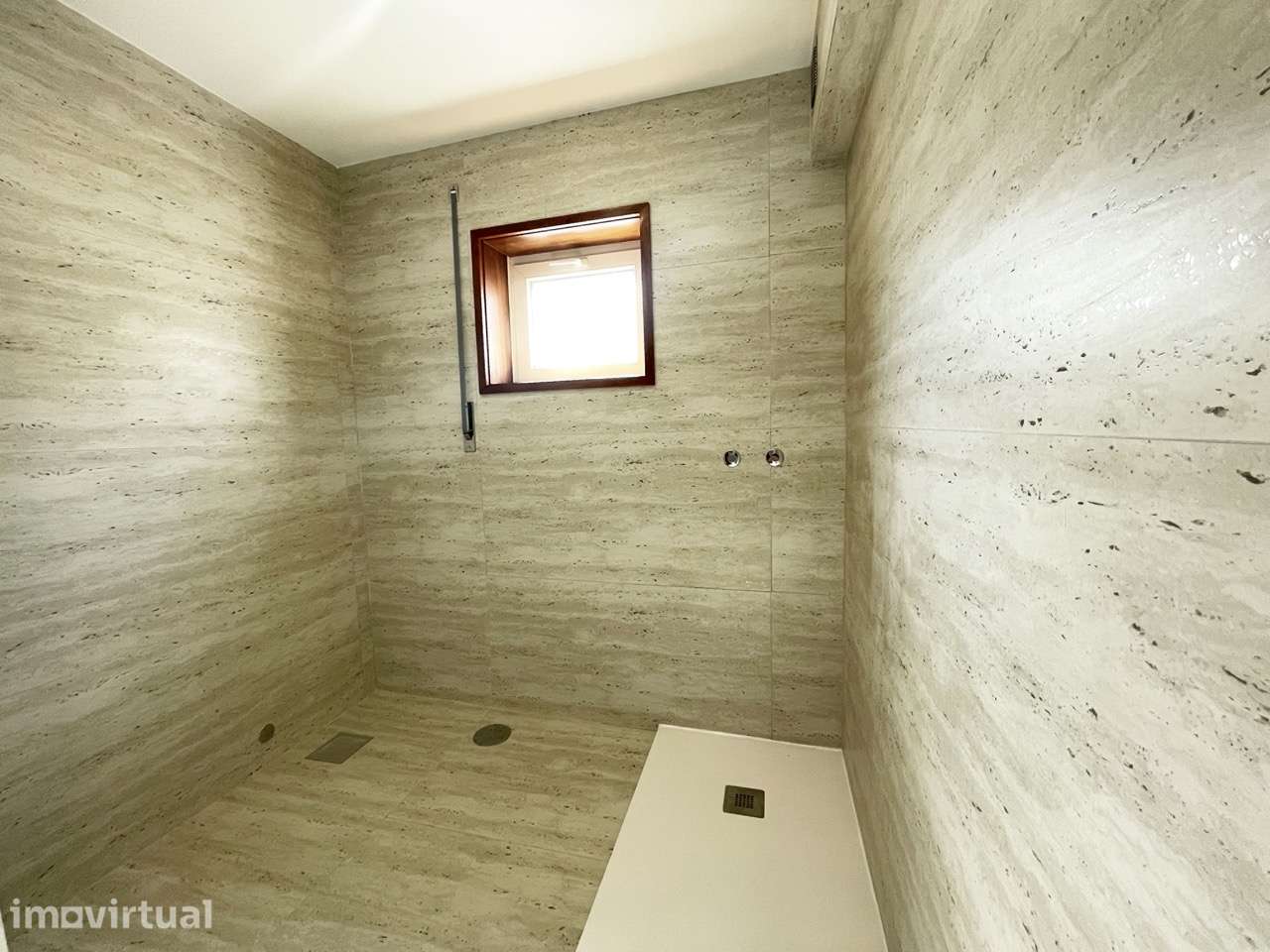 Moradia Exclusiva junto ao Mar com Piscina Interior Aquecida - Grande imagem: 5/16