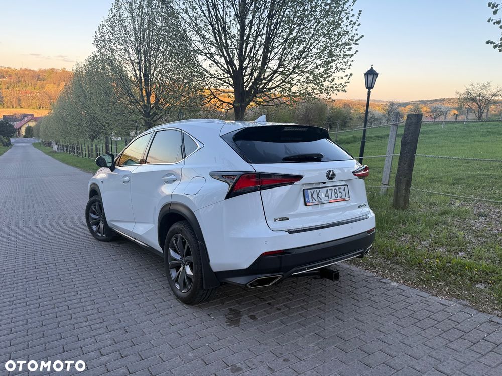 Lexus NX 300 AWD F SPORT - 17