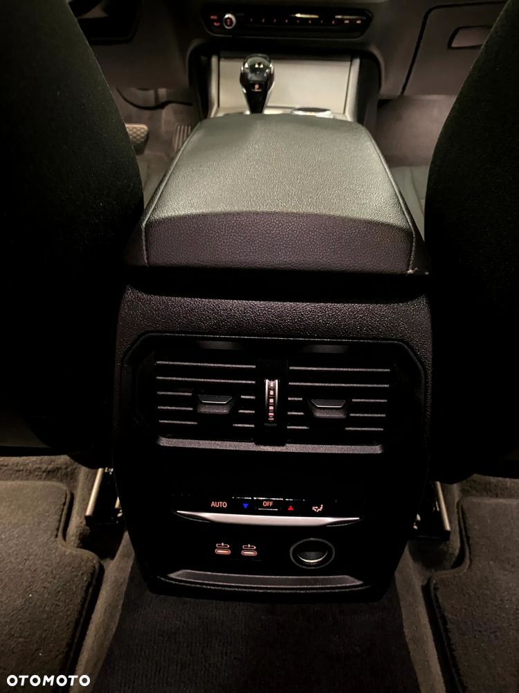 BMW Seria 3 320d Sport - 26