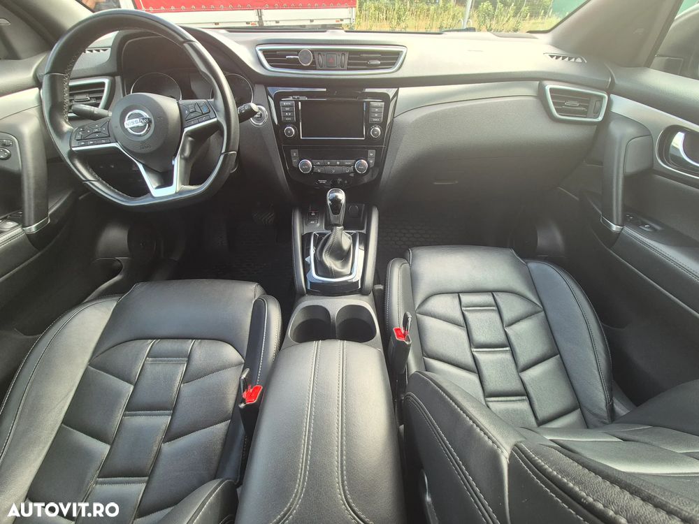 Nissan Qashqai 1.7 dCi Xtronic ALL-MODE 4x4i TEKNA+ - 10