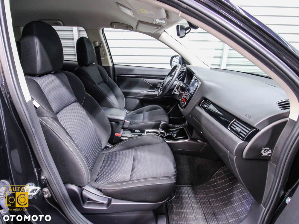 Mitsubishi Outlander 2.0 Instyle Navi 4WD CVT - 9