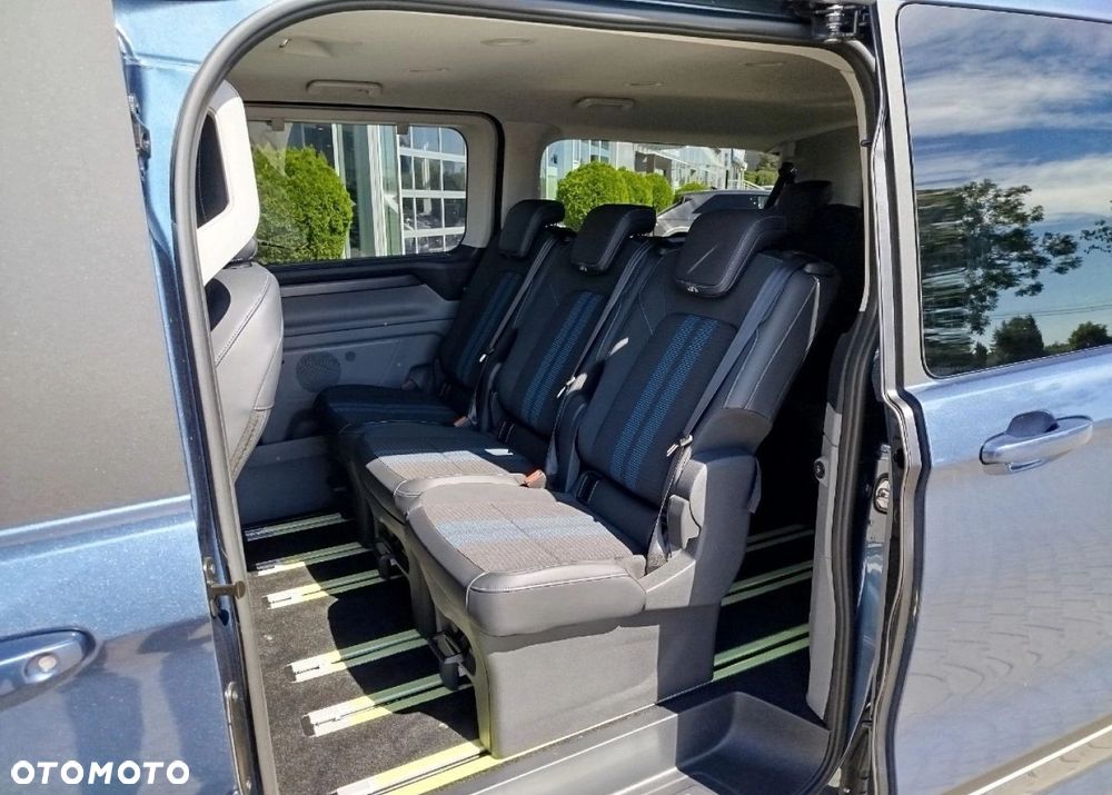 Ford Tourneo Custom - 13