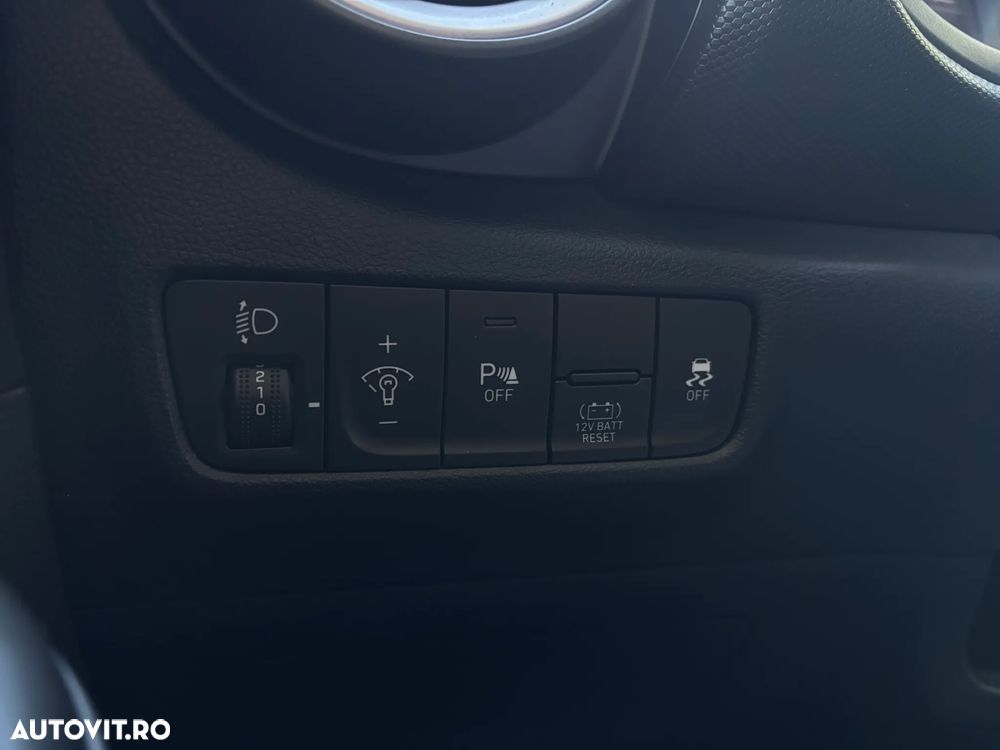 Hyundai KONA 1.6 GDI DCT Advantage - 30
