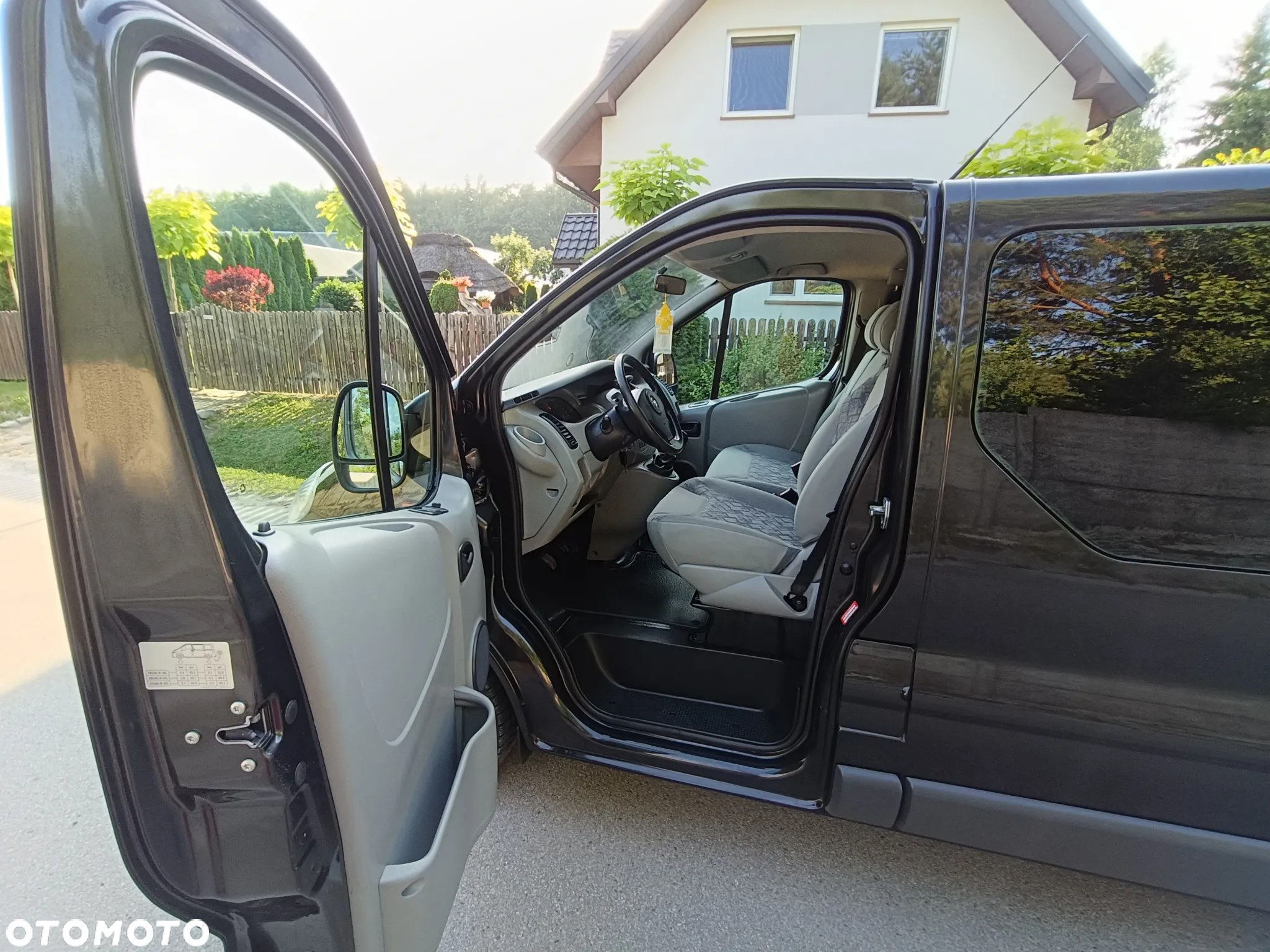 Opel Vivaro L2H1 2.9t - 14
