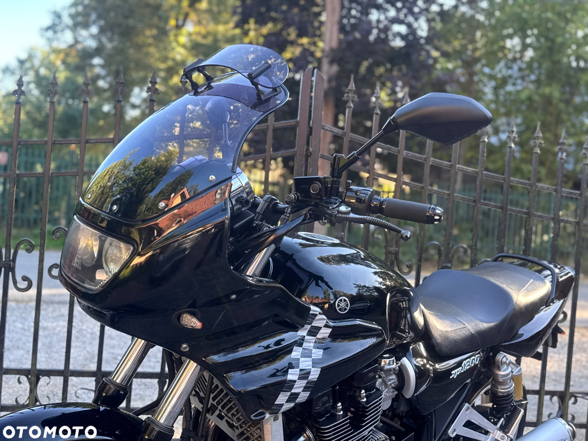 Yamaha XJR - 18