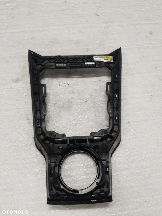 VW T-ROC  2017 rok ramka mieszka - 2