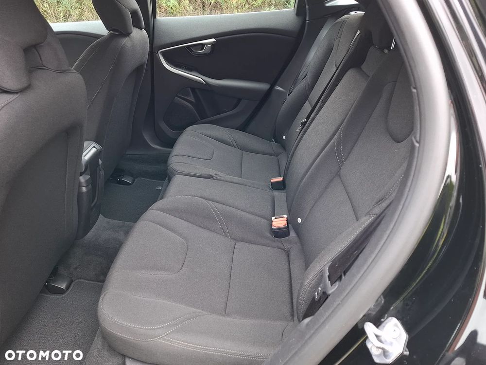 Volvo V40 Cross Country - 12