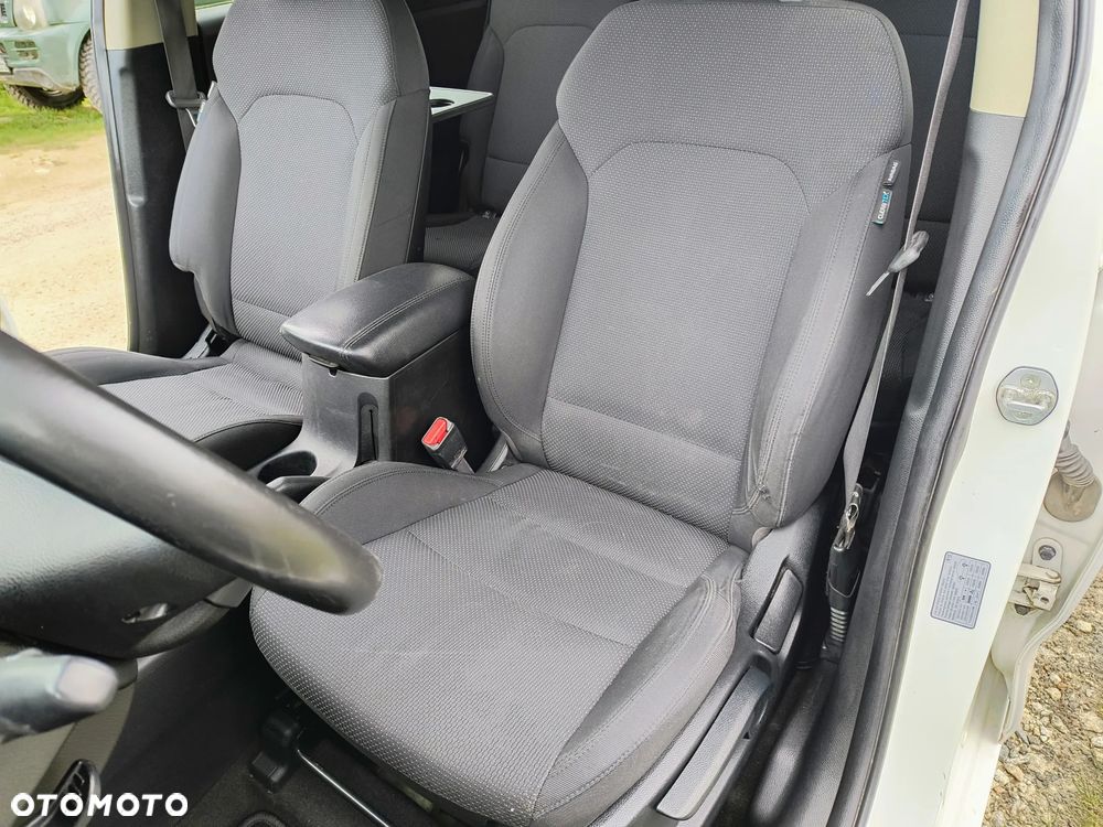 Kia Carens 1.7 CRDi 136 Dream Team Edition - 16