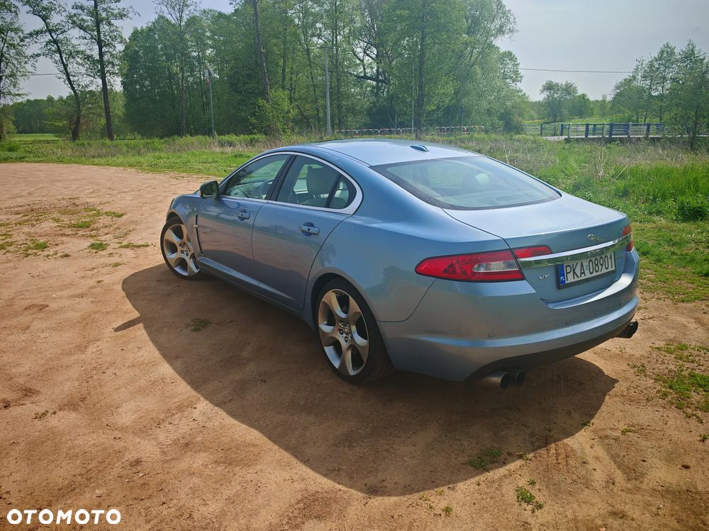 Jaguar XF - 3