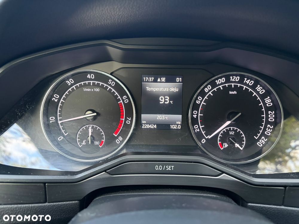 Skoda Superb 2.0 TSI Style DSG - 12